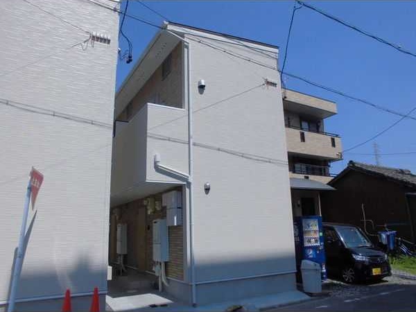 名古屋市南区本城町のアパートの建物外観