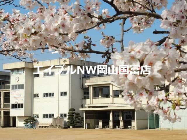 【エスポアール　Ｂ棟の小学校】