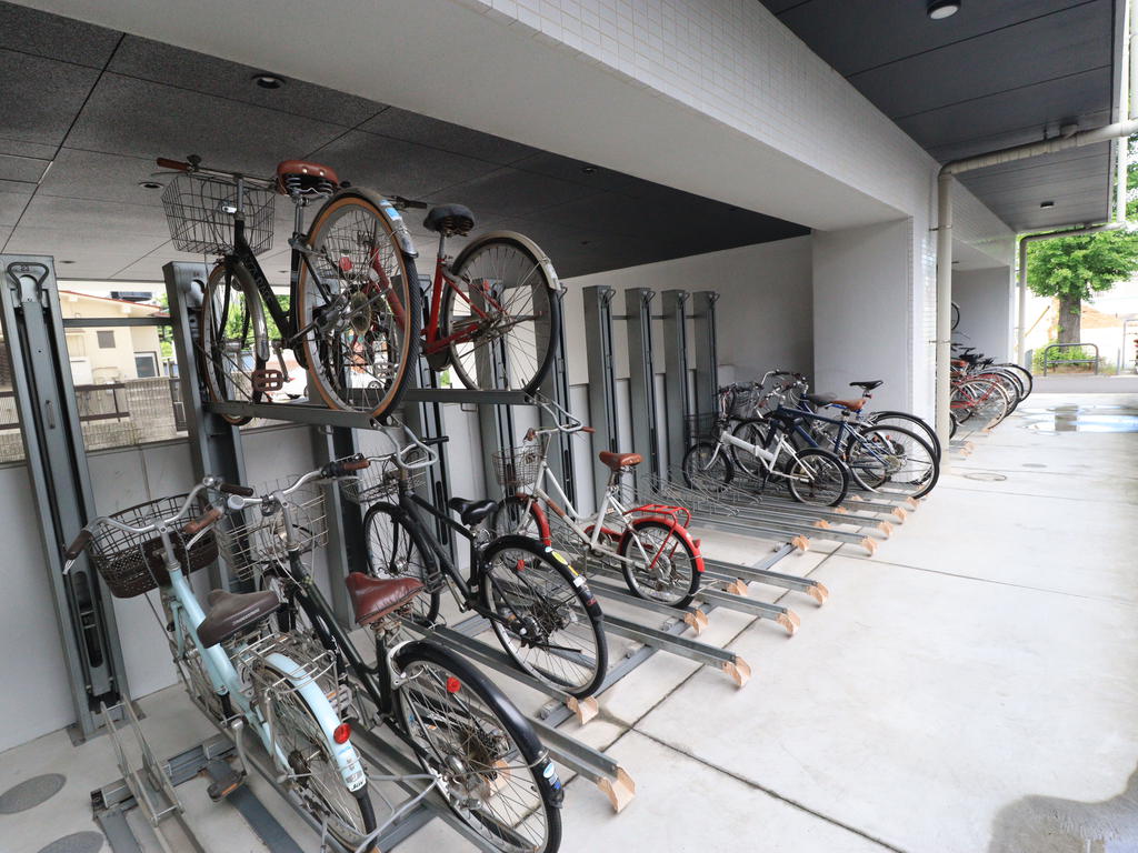 その他　敷地内駐輪場完備