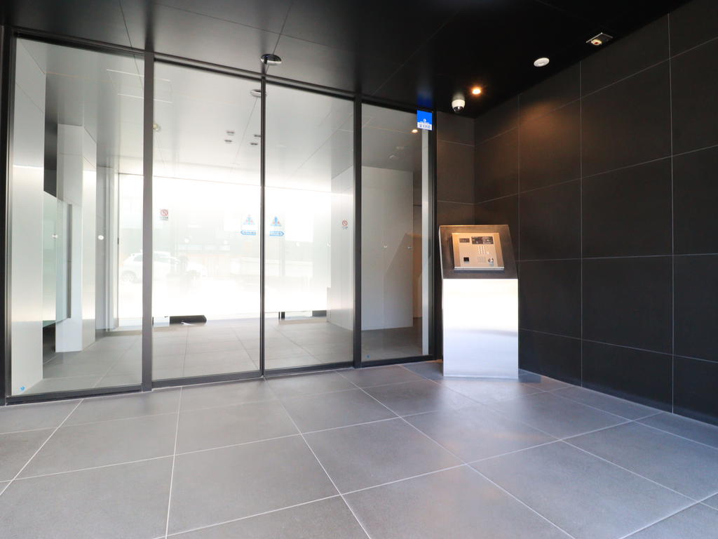 エントランス　オートロック付きで安心