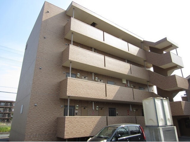 美濃加茂市田島町のマンションの建物外観