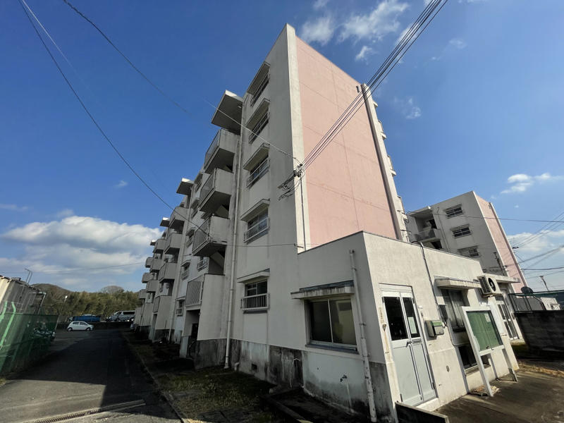 クレスト多可町2号棟の建物外観