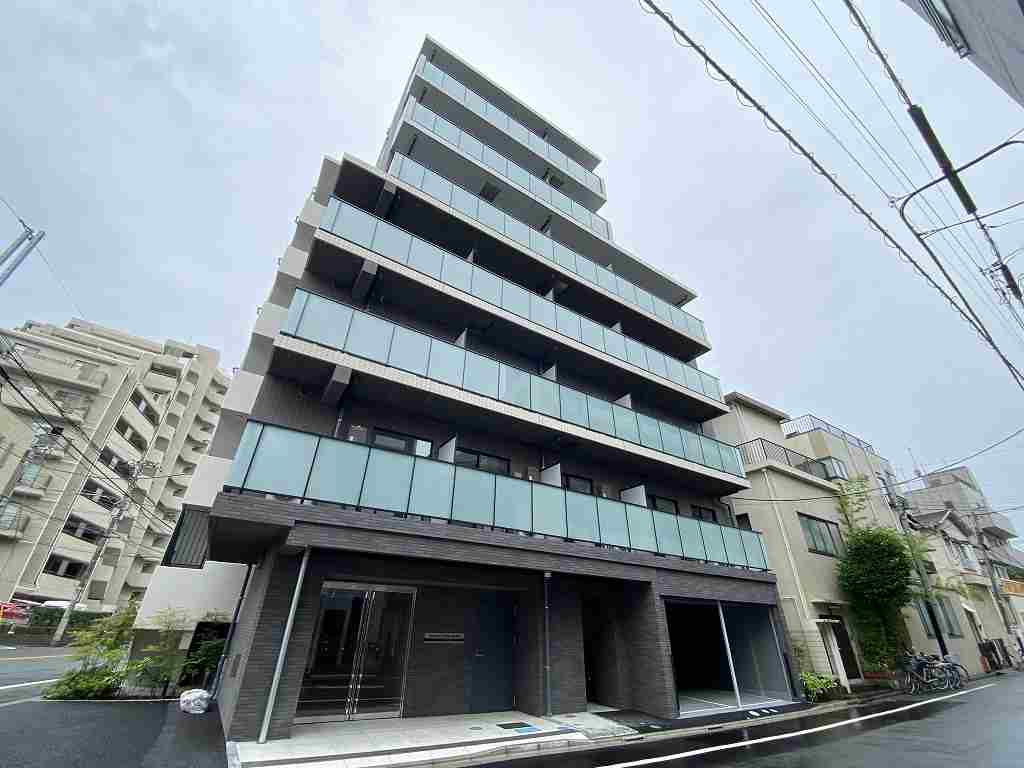 【荒川区東日暮里のマンションの建物外観】