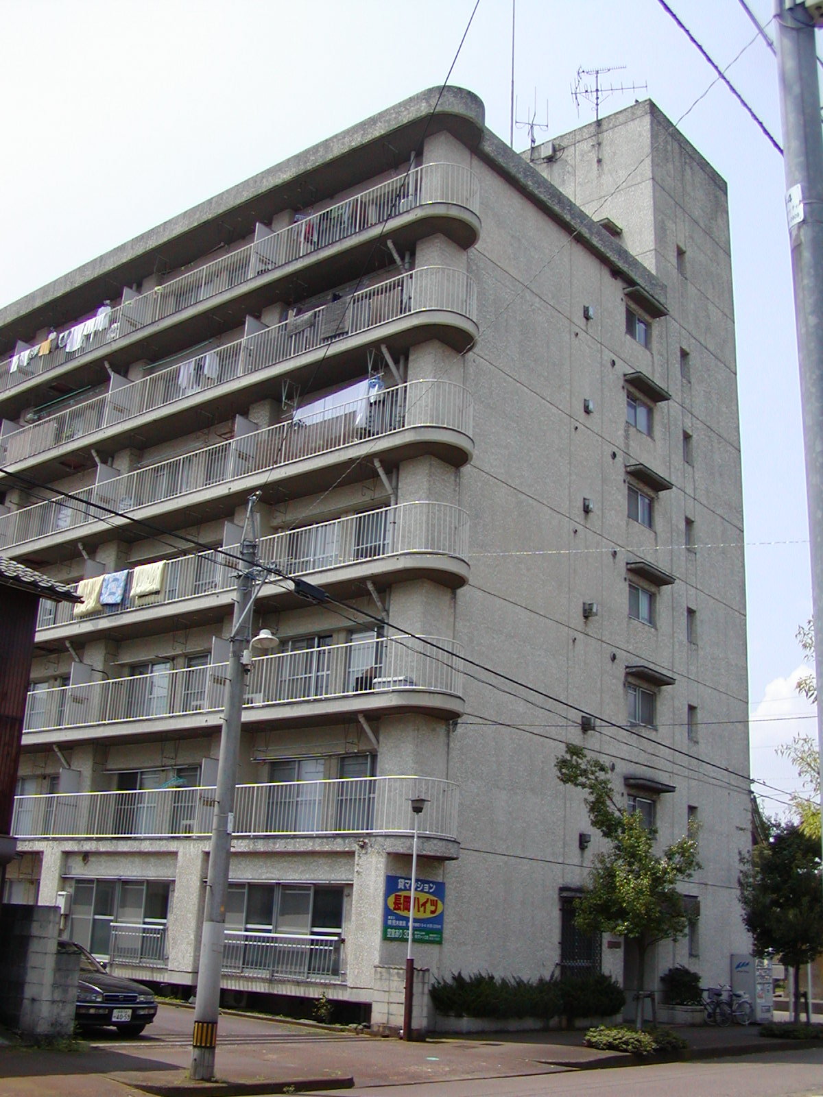 建物外観　長岡駅徒歩圏内！エレベーターもついてます。