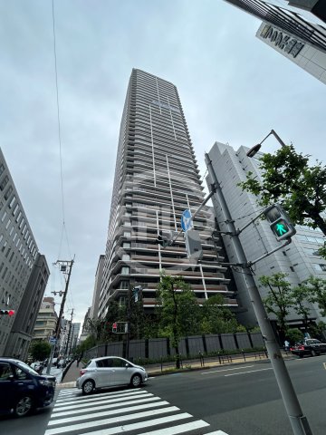 【大阪市中央区久太郎町のマンションの建物外観】