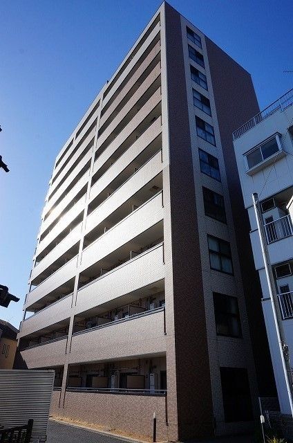 【松戸市馬橋のマンションの建物外観】