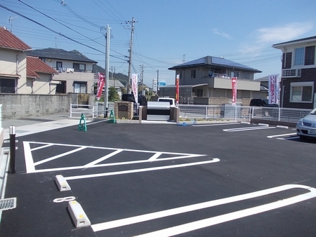 【姫路市花田町上原田のアパートの駐車場】