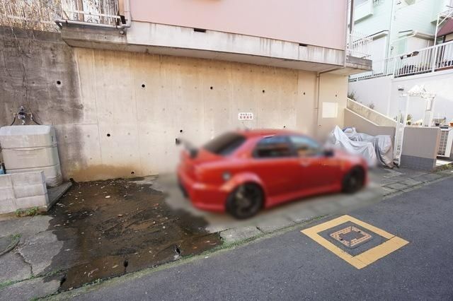 【川崎市宮前区馬絹のアパートの駐車場】