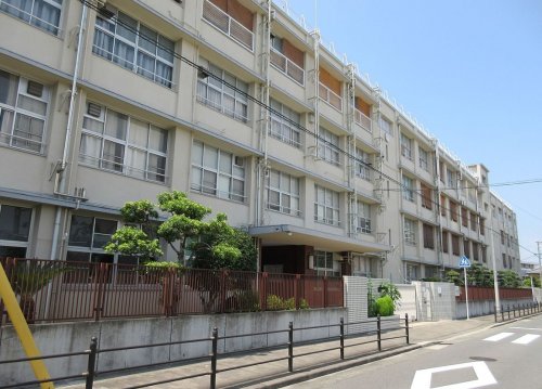 【大阪市住吉区遠里小野のアパートの中学校】