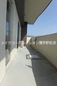 【福岡市博多区大字板付のマンションのバルコニー】