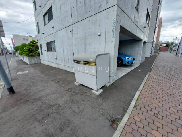 【札幌市西区琴似二条のマンションのロビー】