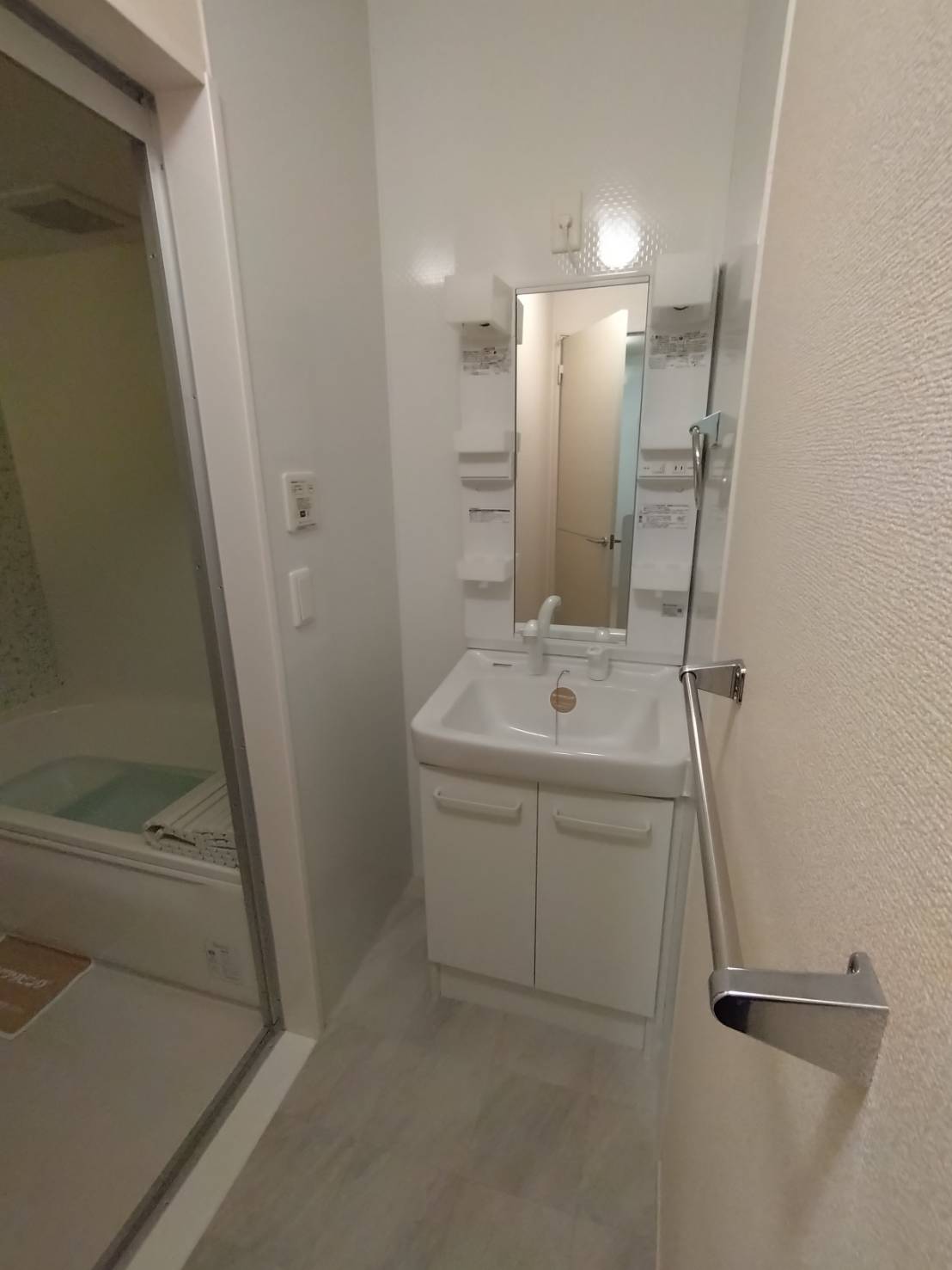 洗面設備　写真は別部屋同タイプ