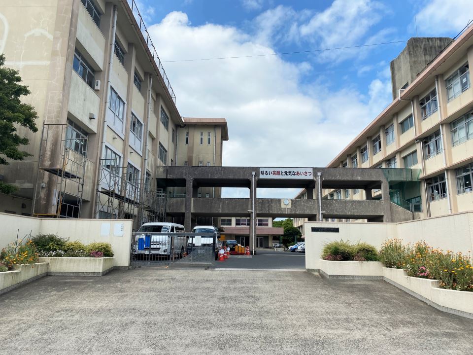 小学校　桜丘西小学校（小学校）まで700m
