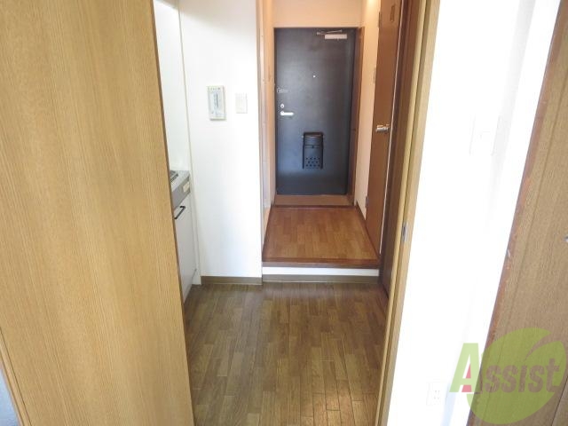 玄関　シックな落ち着いたお部屋のカラー