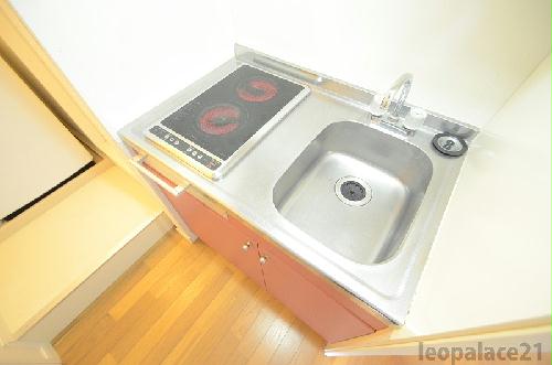 キッチン　※同タイプ部屋の写真となります