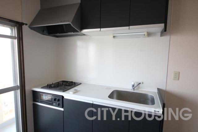 キッチン　※同タイプ部屋の写真です。