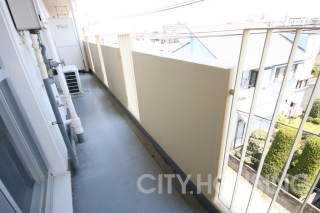 バルコニー　※同タイプ部屋の写真です。