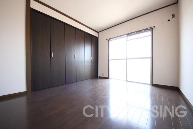 居室・リビング　※同タイプ部屋の写真です。