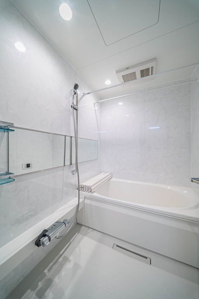 バス・シャワールーム　バスルーム