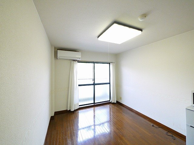 その他部屋・スペース　落ち着いた色調の洋室です