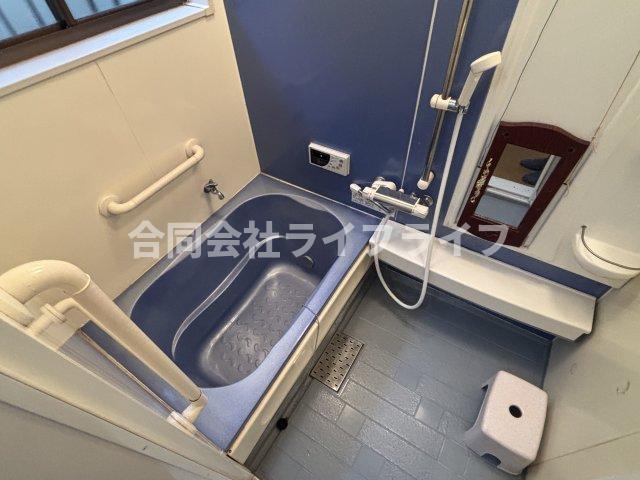 バス・シャワールーム　コンパクトで使いやすいお風呂です