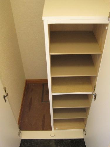 収納　収納・（右）下駄箱