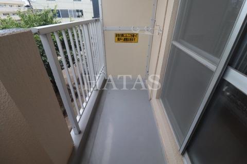 バルコニー　同物件別部屋です。