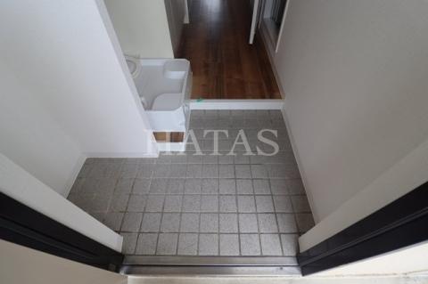 玄関　同物件別部屋です。