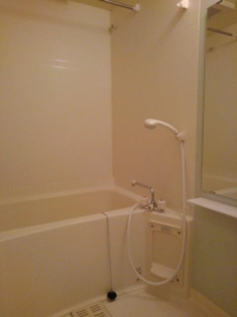 バス・シャワールーム　うれしい追焚機能付きです。