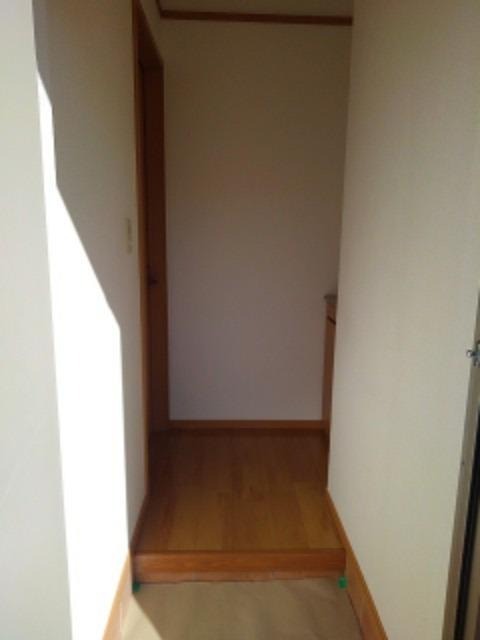 玄関　シューズBOX完備の玄関です。