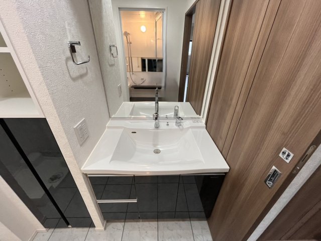 洗面設備　広々洗面台