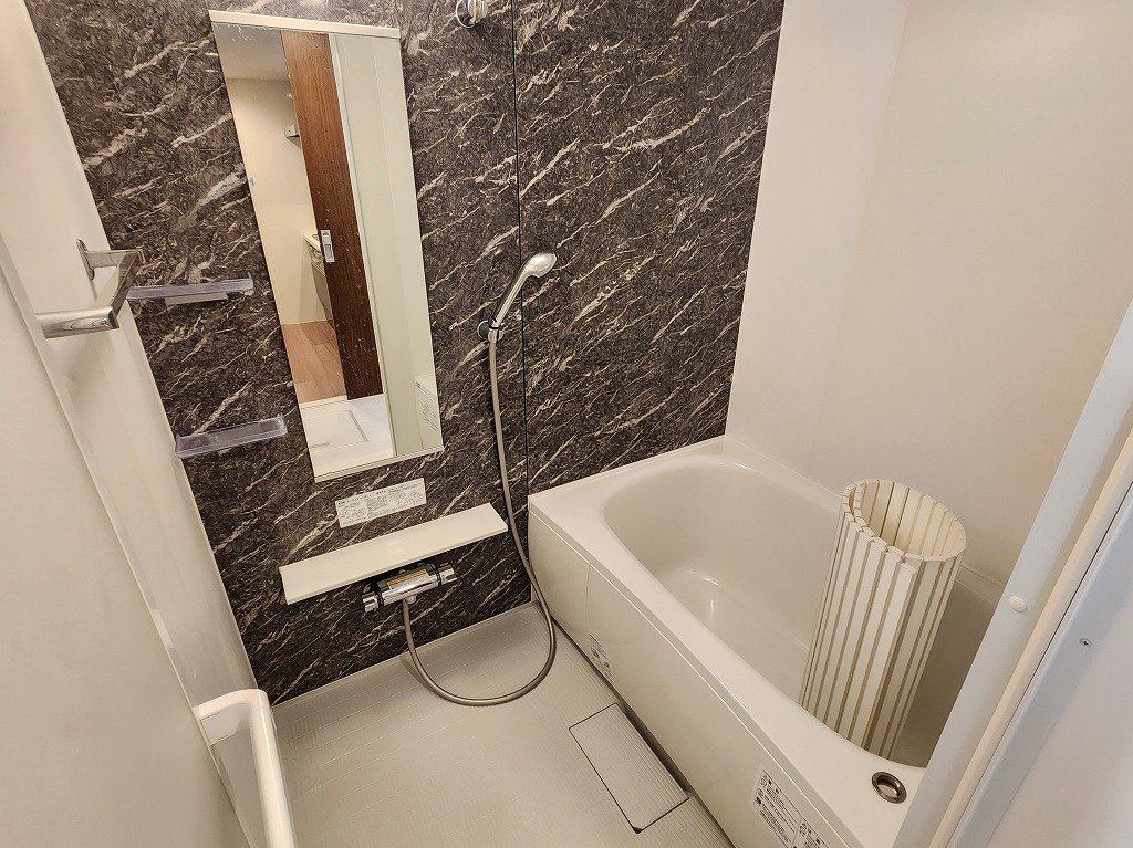 バス・シャワールーム　追焚き・浴室乾燥機付バスルーム