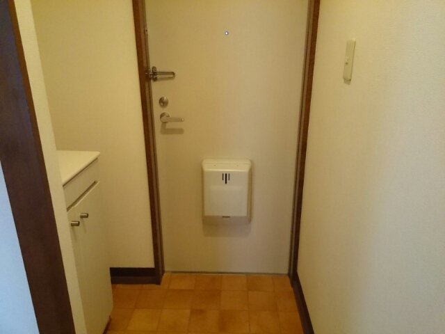 玄関　収納もある玄関です