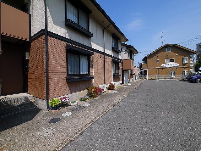 エントランス　ゆとりのあるエントランスです