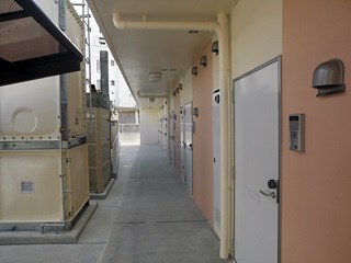 玄関　現状優先