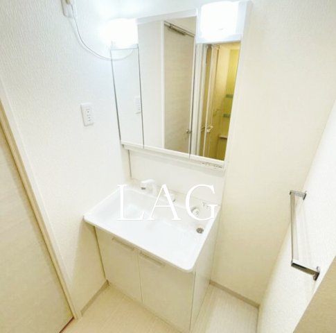 洗面設備　独立洗面台です。