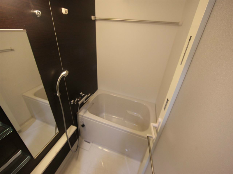 バス・シャワールーム　浴室暖房乾燥機付　24時間換気機能付バスルーム