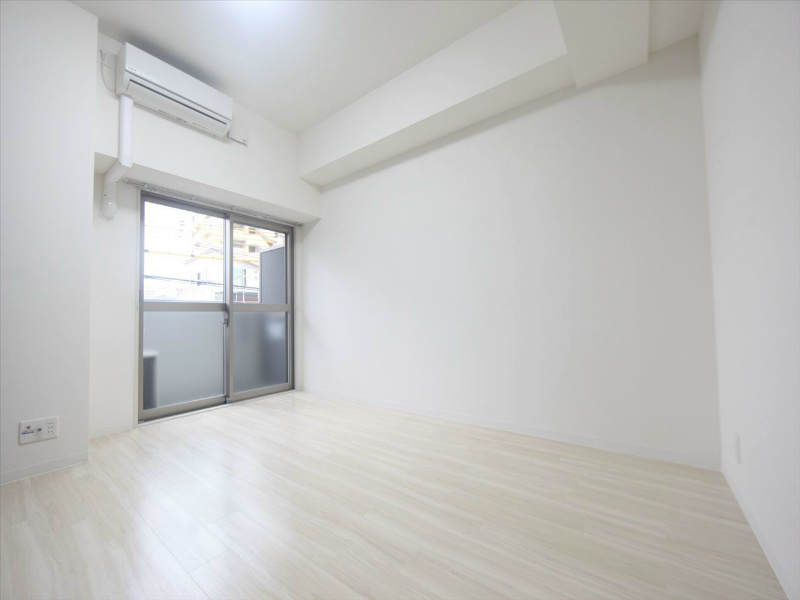 バルコニー　洋室8.8帖　ウォークインクローゼット（収納充実してます）