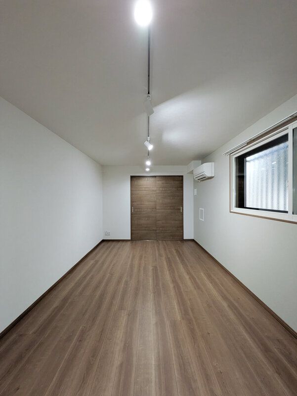 居室・リビング　☆明るい洋室☆