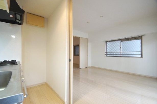 居室・リビング　リビング※寝室とリビングを分けられます。