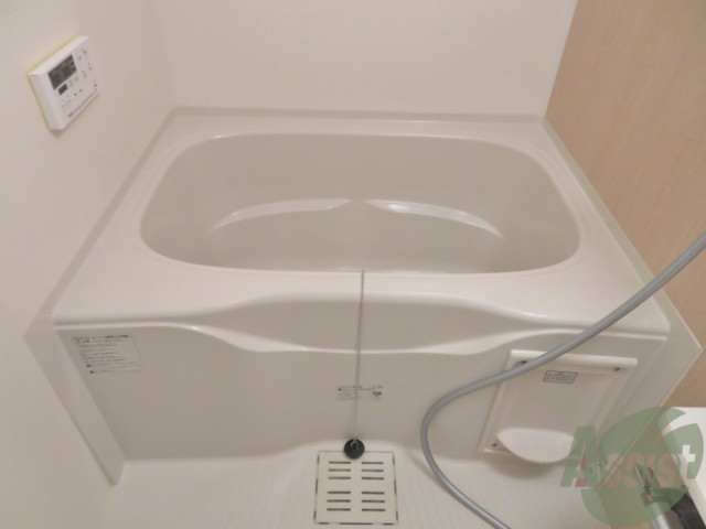 バス・シャワールーム　追い焚き機能と浴室乾燥機が付いておりますので嬉しいですね