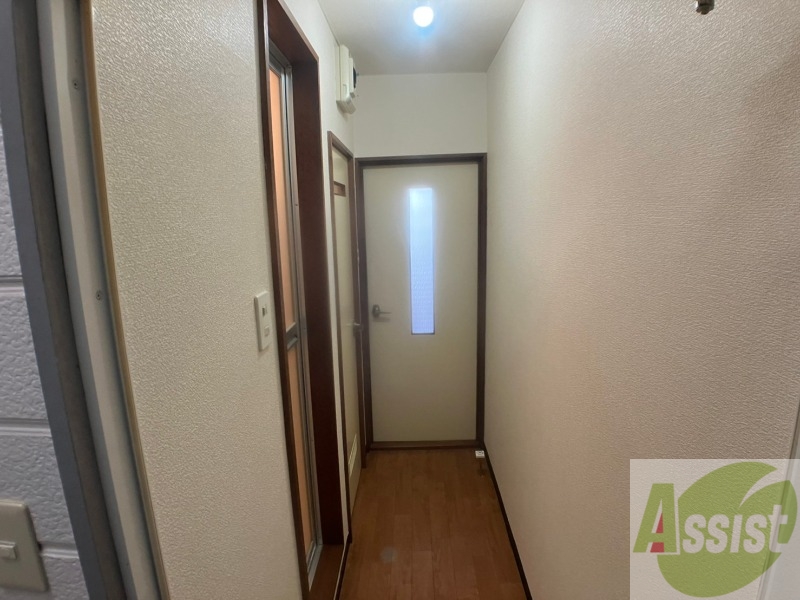 玄関　玄関の様子です。明るい印象ですね。気分もあがりそう。