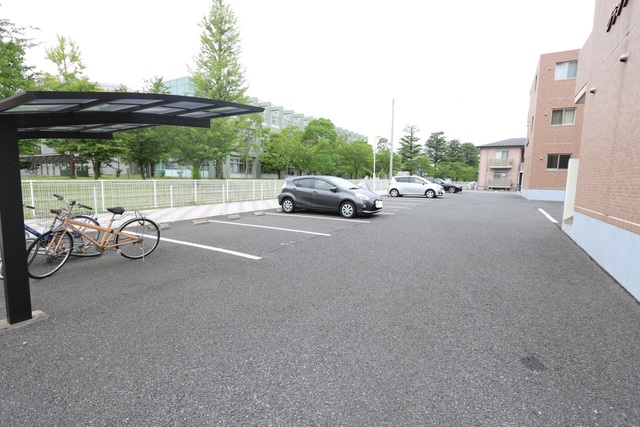 駐車場　駐車場１台付無料♪