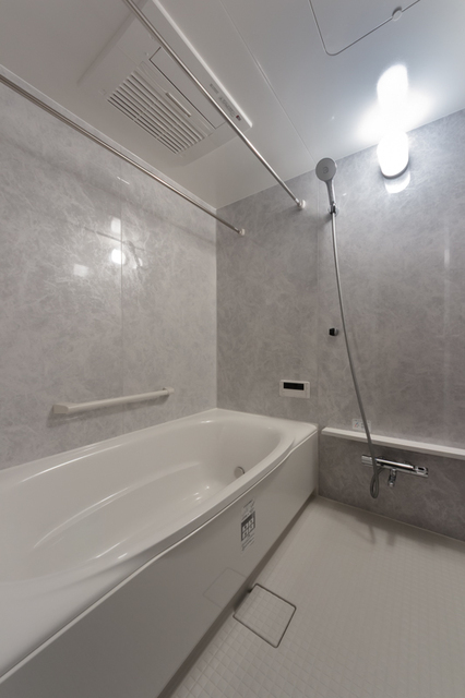 バス・シャワールーム　※写真は同タイプ住戸です。