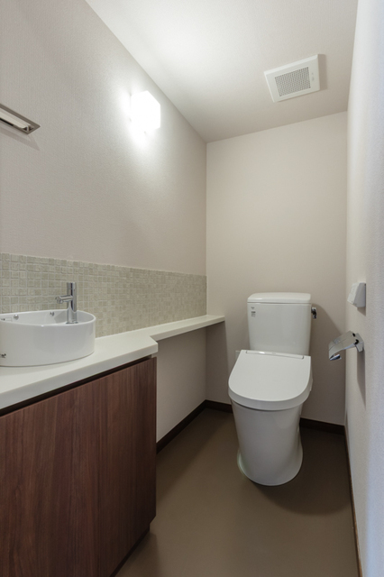 トイレ　※写真は同タイプ住戸です。