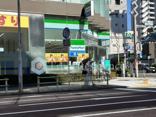 コンビニ　ファミリーマート 台東鳥越店（コンビニ）まで290m