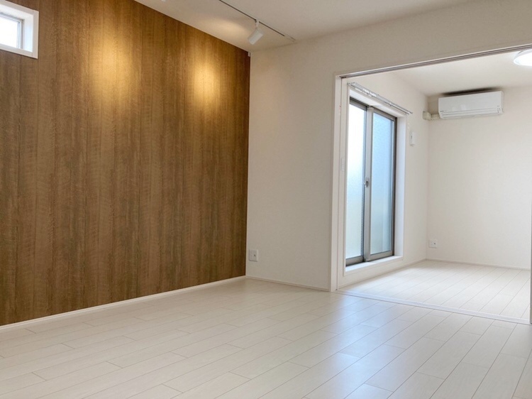 居室・リビング　リビング11帖☆エアコン２台付！