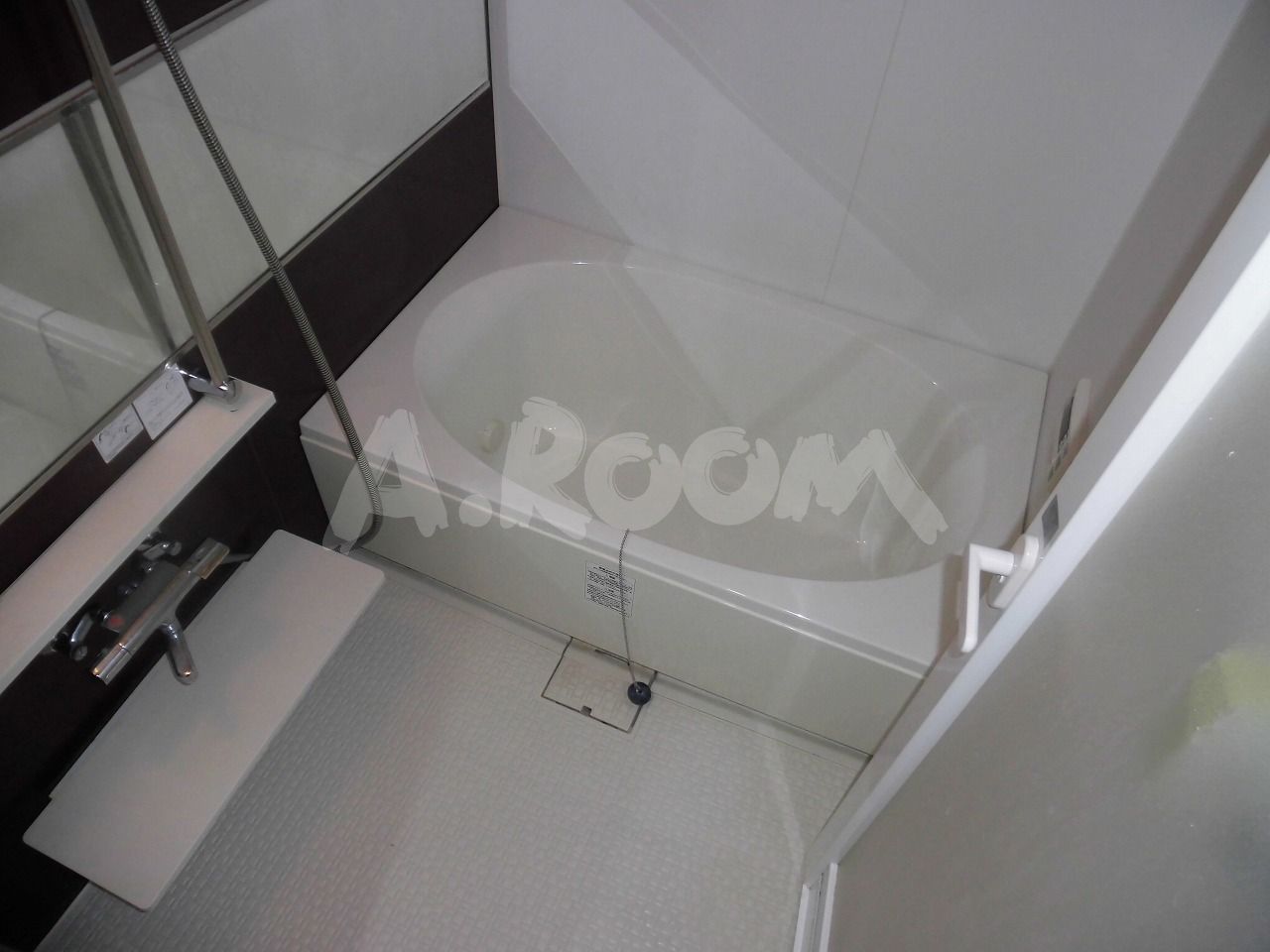 バス・シャワールーム　綺麗な浴室