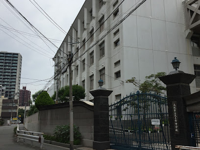 中学校　大阪市立天王寺中学校（中学校）まで241m