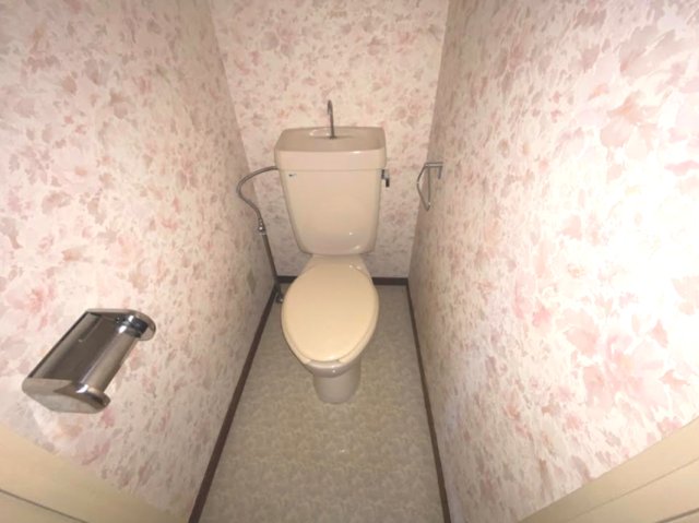 トイレ　ゆったりとした空間のトイレです